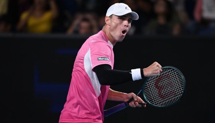 Aussie serves it up to veteran in straight-sets victory